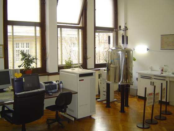 NMR spectrometer Varian 2000